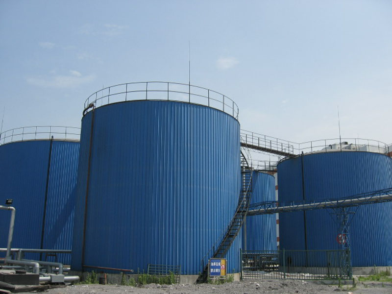 Malaking Bitumen Storage Tank